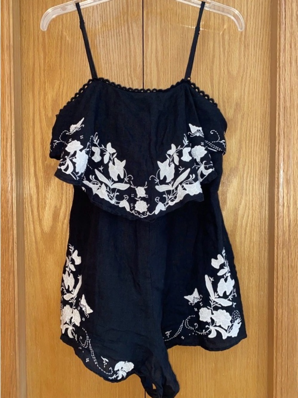 VENUS Romper Womens Sz 6 Black Sleeveless Embroidered Floral Festival Boho Tank